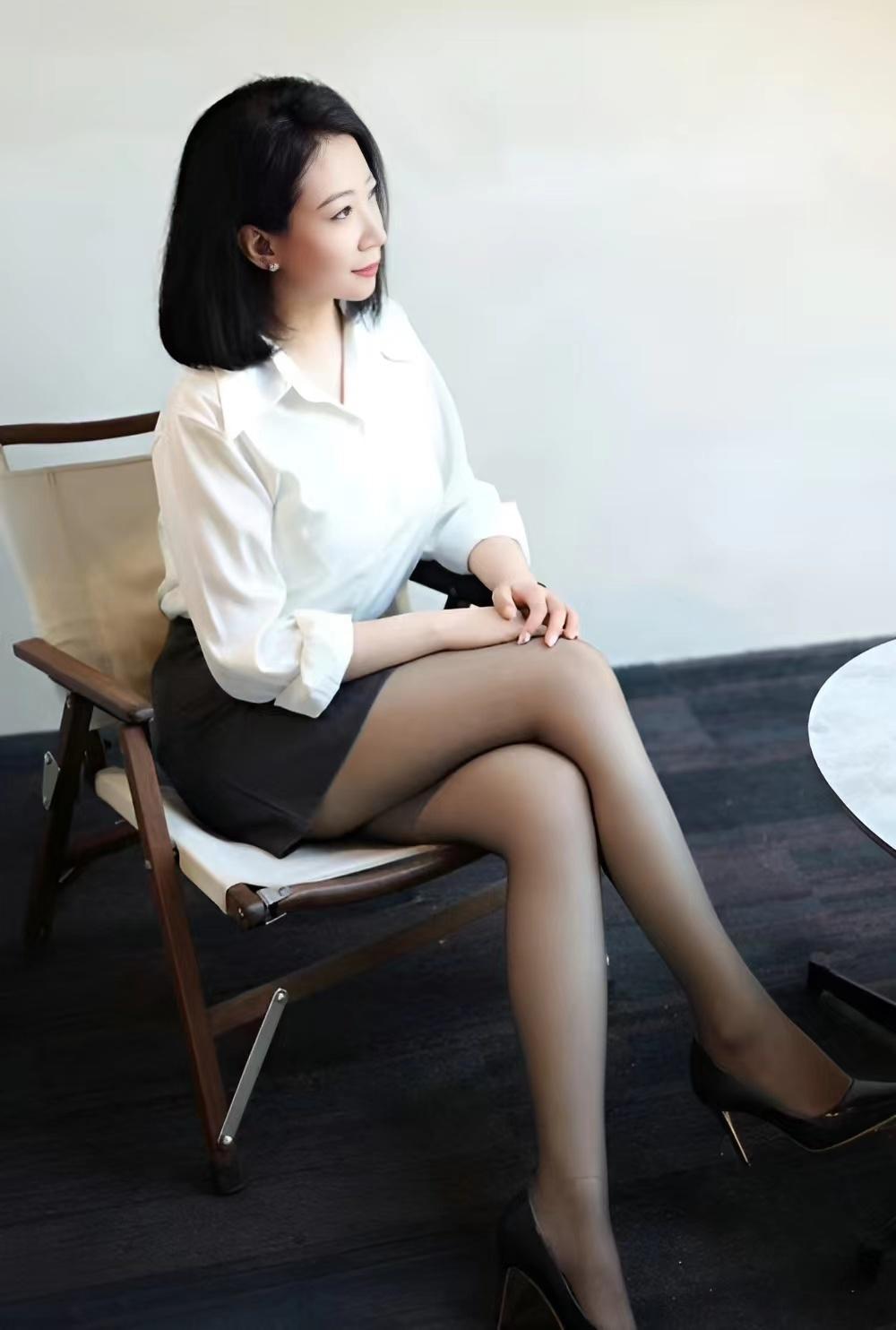 三十岁的小阿姨还没有到女人最迷人的年龄 ​​​