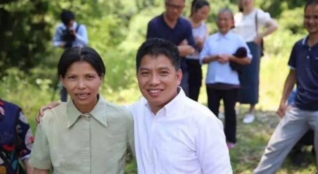 1992年，刘强东680分考上中国人民大学，1994年，伍继红692分考上中国人