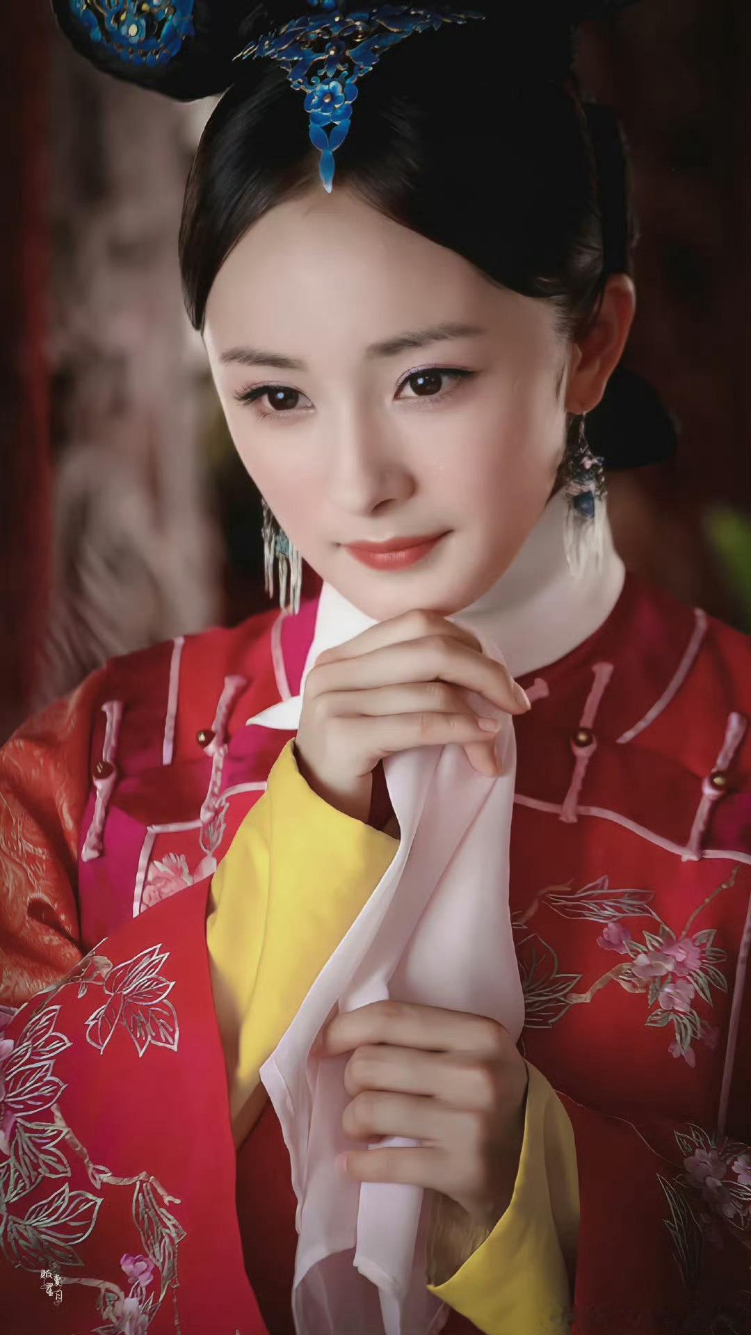 昨晚刚看完生万物，杨幂不管是在台词还是演技上都有了很大进步，收视也很不错，长红十