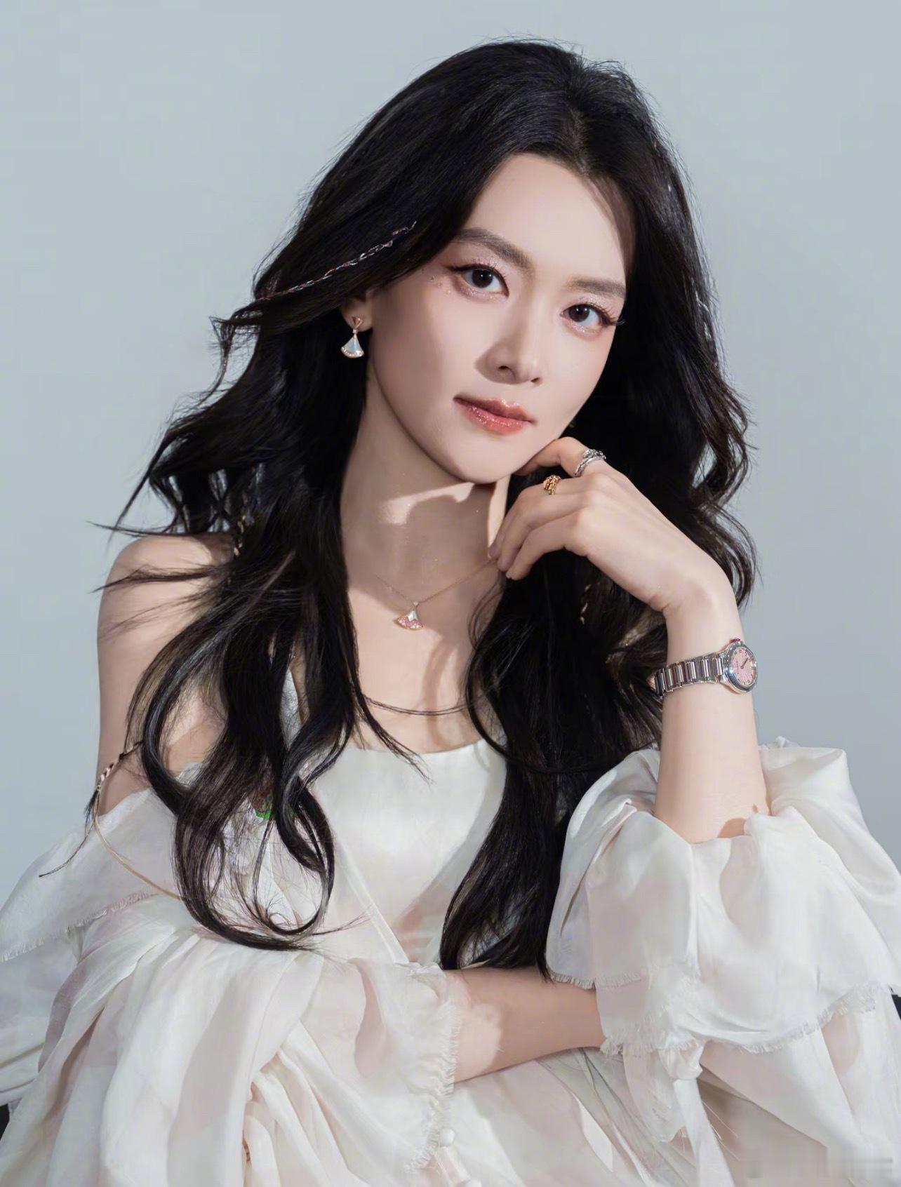 陈昊宇、陈都灵、孟子义、郭晓婷同品牌大片 ​​​
