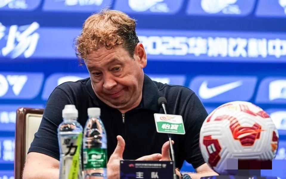 争冠的关键时刻，留力打联赛，实属无奈之举。
申花不出意外，亚冠派上替补，首战1：