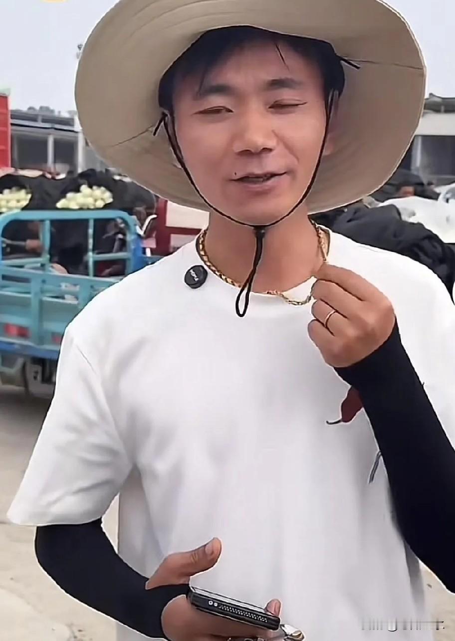 厉怀远公开致歉，
婚姻破裂引争议，
真相究竟如何？

2026年5月21日这天，