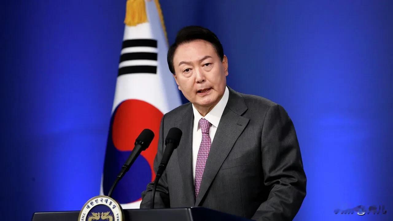 太尴尬了！韩国首尔地方法院签发针对总统尹锡悦的逮捕令之后，尹锡悦不仅表示无法接受