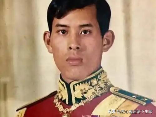 帕查拉公主的父亲是泰国国王玛哈·哇集拉隆功。国王现年74岁，五官周正，鼻梁高挺，