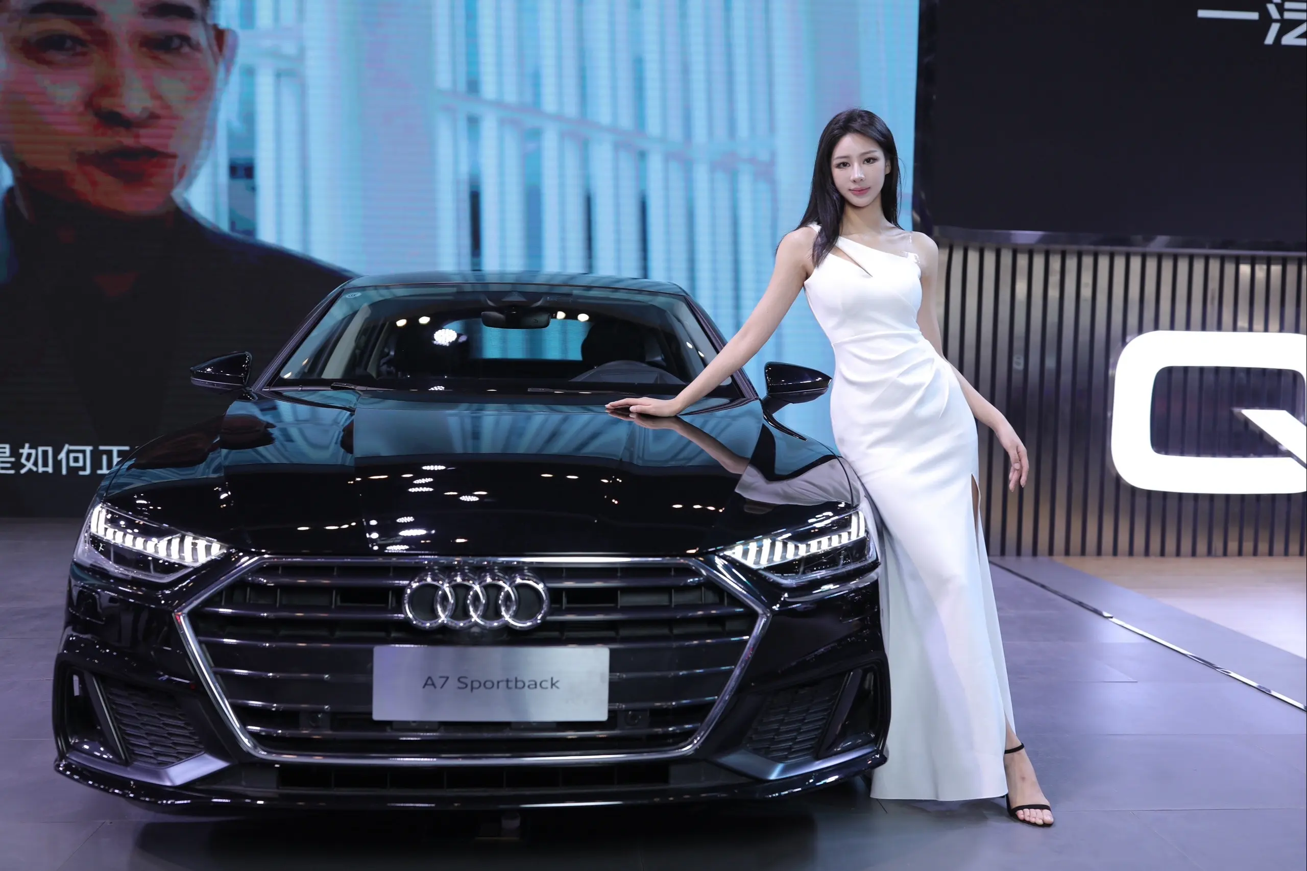 你偷偷爱上了谁。