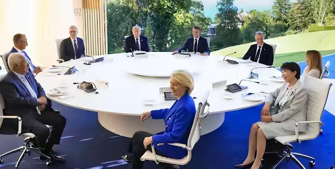 G7现场尴尬一幕：特朗普当众谢中国“不添乱”，转头对日本女首相闭口不谈稀土

2