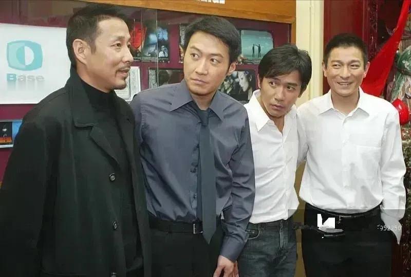 笑死我了。这个人有什么特别吗？真的需要用这样的小眼神去看别人吗？[大笑][大笑]