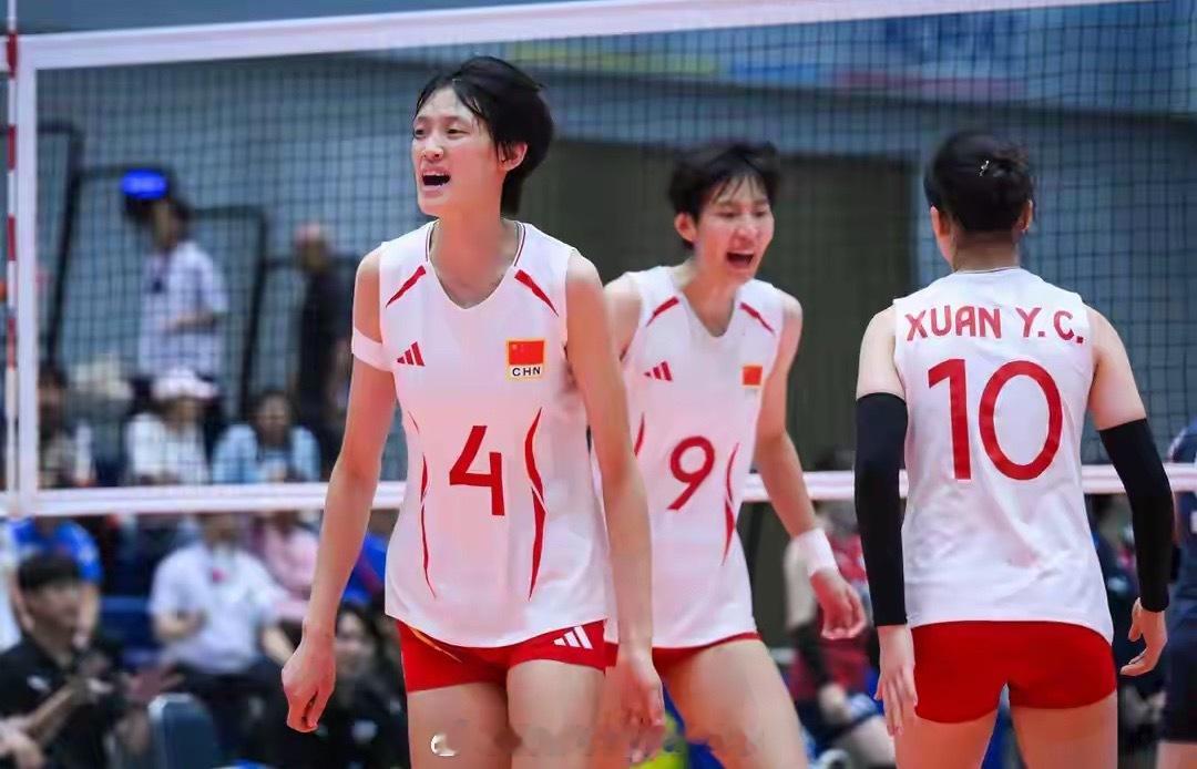打嗨了！3-0日本队、3-0韩国队，中国队霸气夺冠：卫冕，全队开心中国队打嗨了！