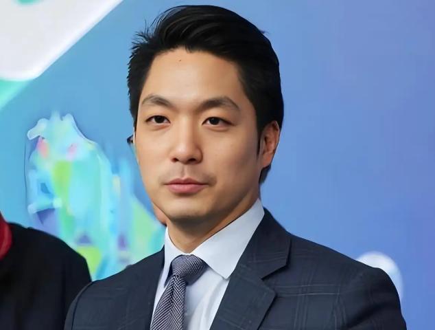 真是拍案叫绝！国民党籍台北市长蒋万安，近日呼吁大陆多进口台农产品，而媒体人陈挥文