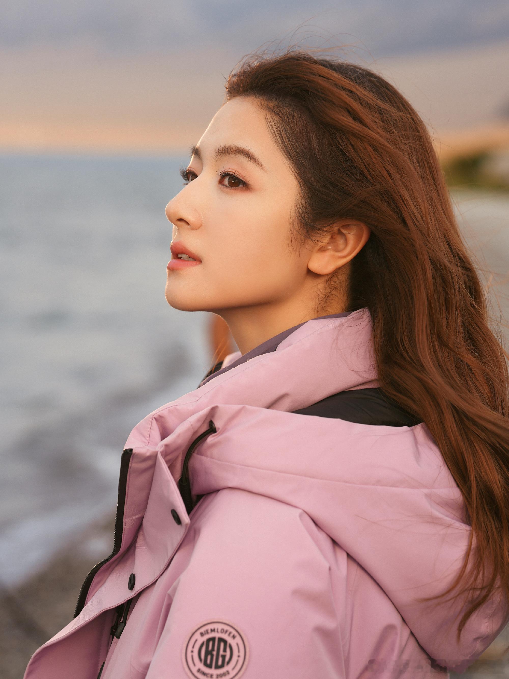李兰迪十月行程李兰迪十月新戏定妆  热拿铁温暖的十月，李兰迪带着新戏定妆照与行程