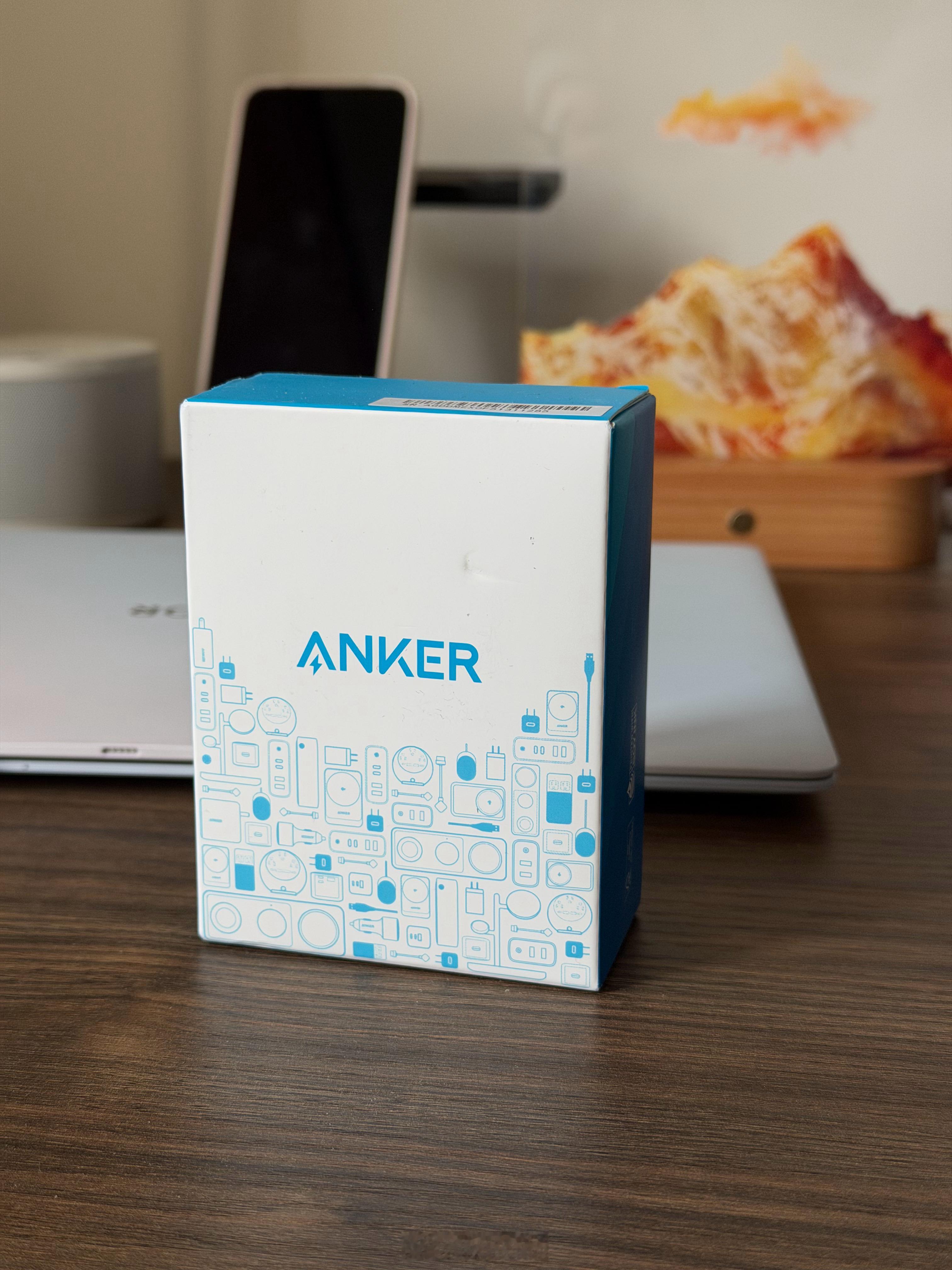 推荐一个适合iPhone手机用的充电器：安克nano 45W带屏显这款，完全适配