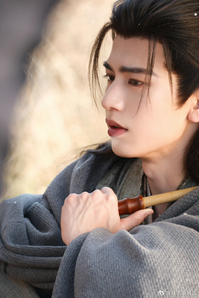 张凌赫别试探了你的设计很有市场 谁懂啊，张凌赫的细节表演太戳心🥹 他不只是演角