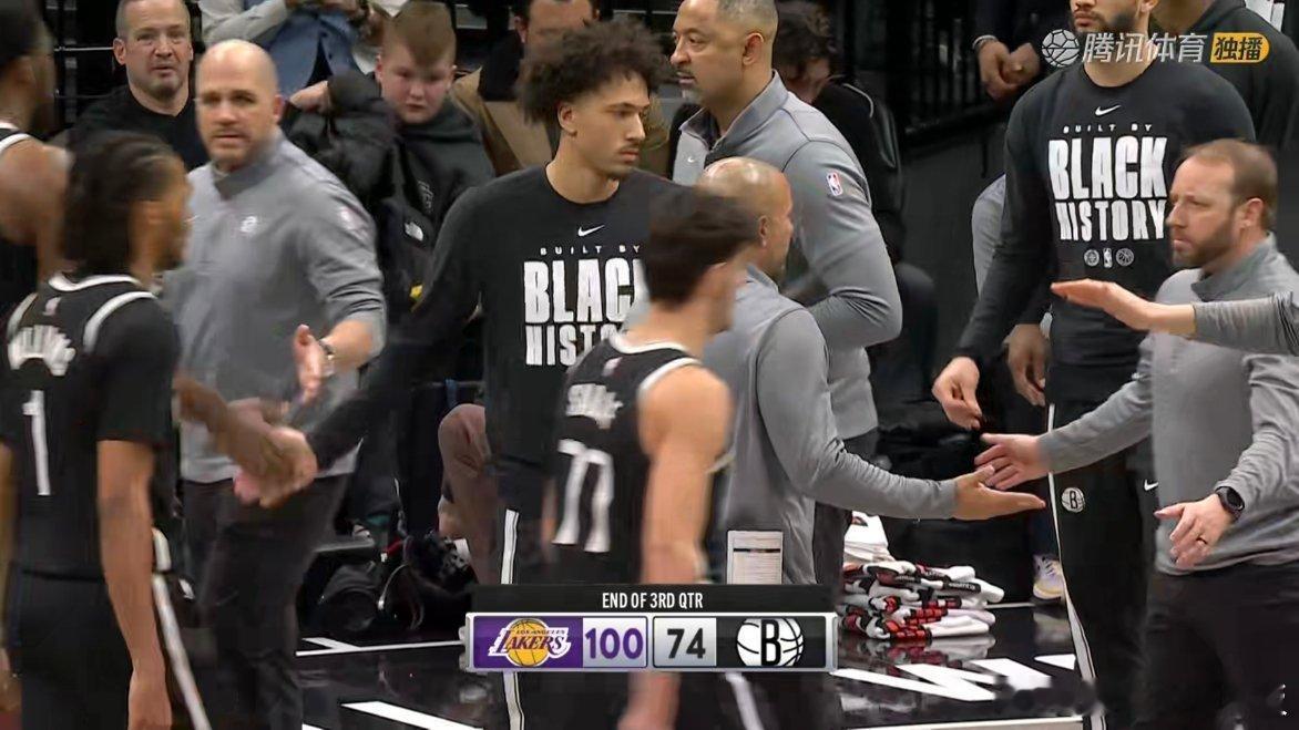 有点松懈，三节结束篮网追到差26分！湖人本场最大领先是39分湖人vs篮网