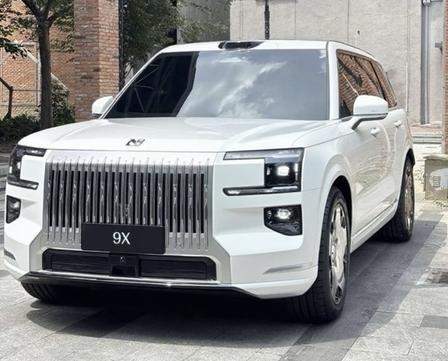 极氪 9X｜6 座电混 SUV，3.1 秒破百，家用商务两用