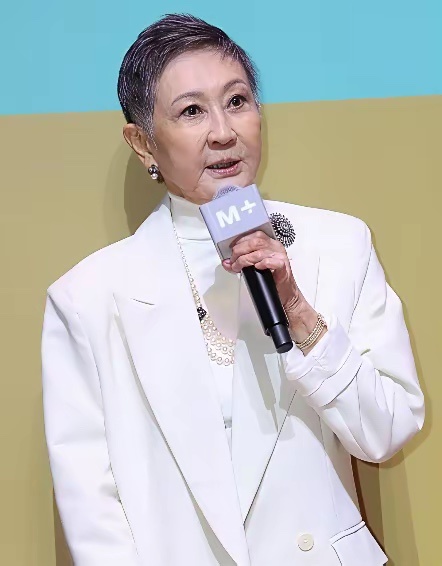 施南生这75年，在外头她是传奇制片人。但在施苏拯心里，她永远是九龙太子道那栋三层