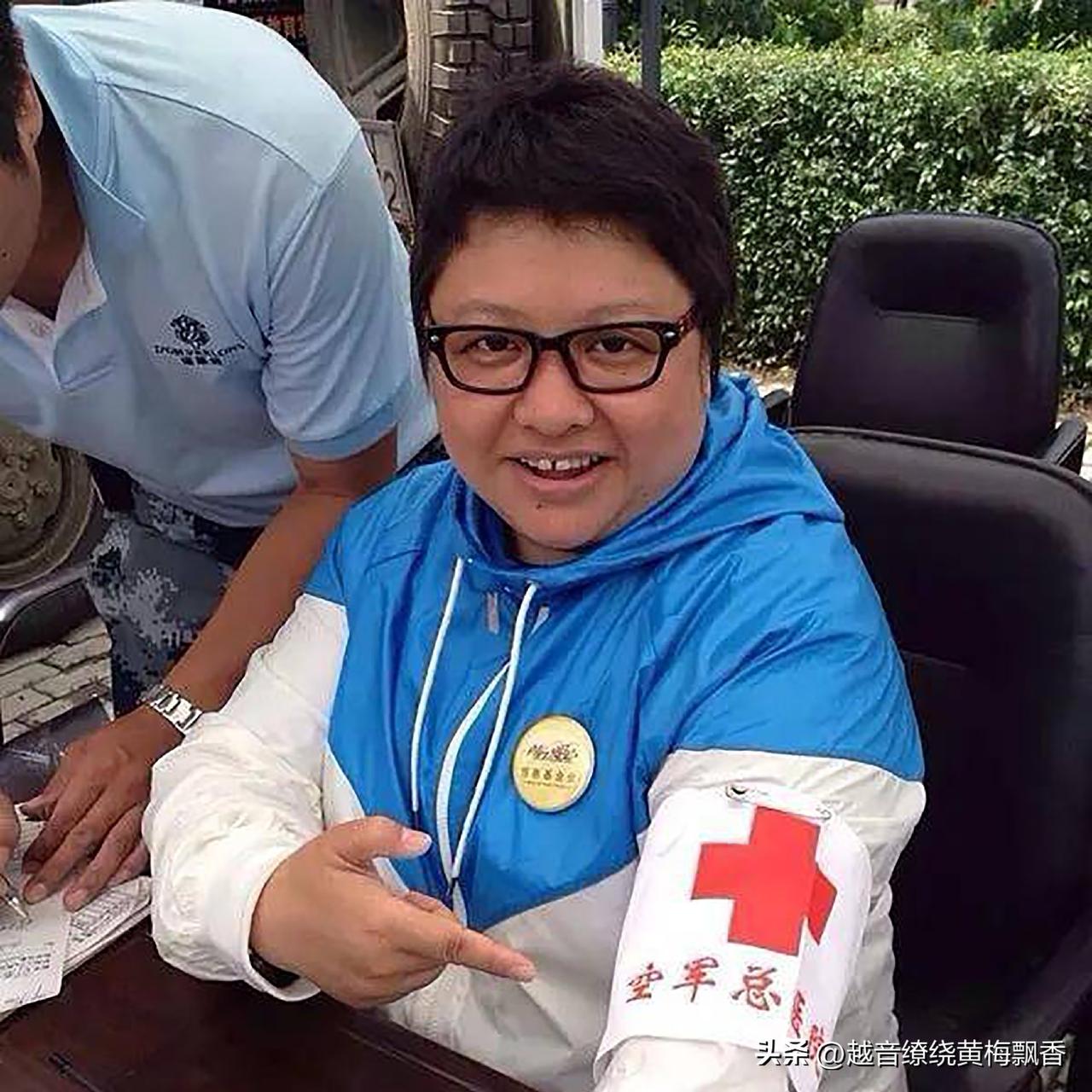 同样的一件事、同一个视频，往昔观看时，我觉得无比感人，如今再看，却只觉满是虚荣。