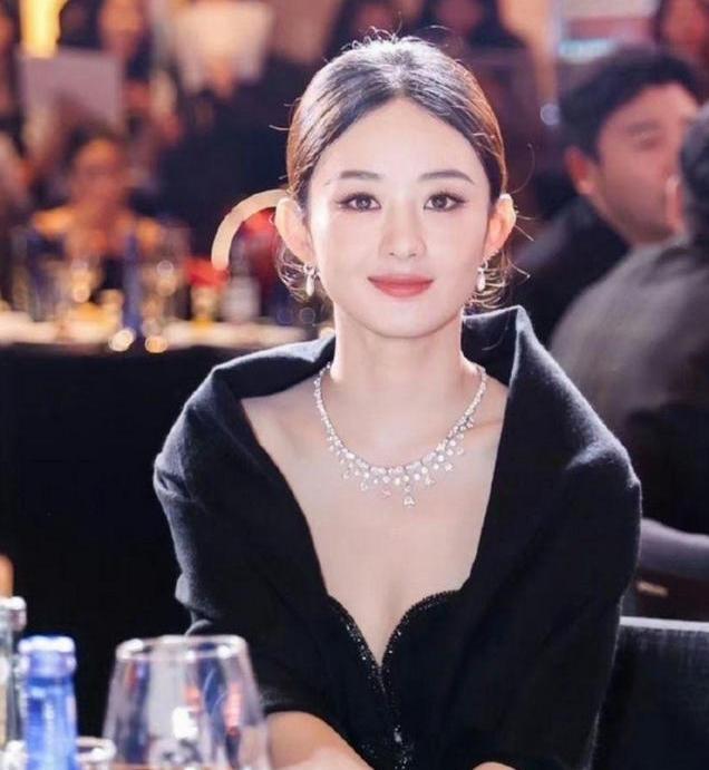 85花真正的关系网还是赵丽颖强一些
她是唯一合作了新丽，柠萌和正午三大厂的85花