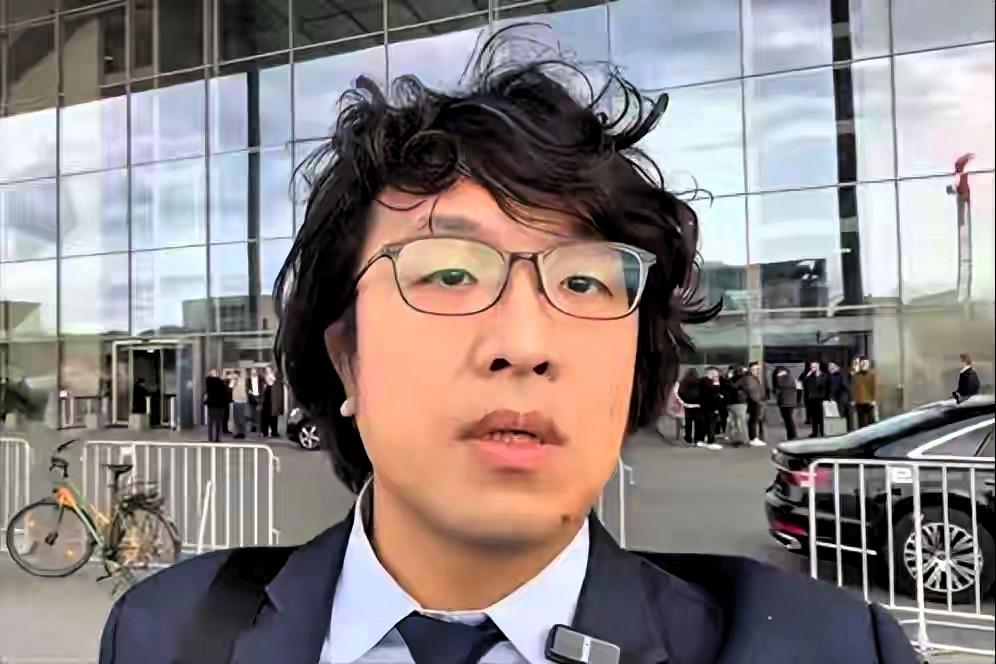 通缉令不是装饰品，是追捕令！是时候让法律的铁拳砸在台独分子的头上
 
总有人误以