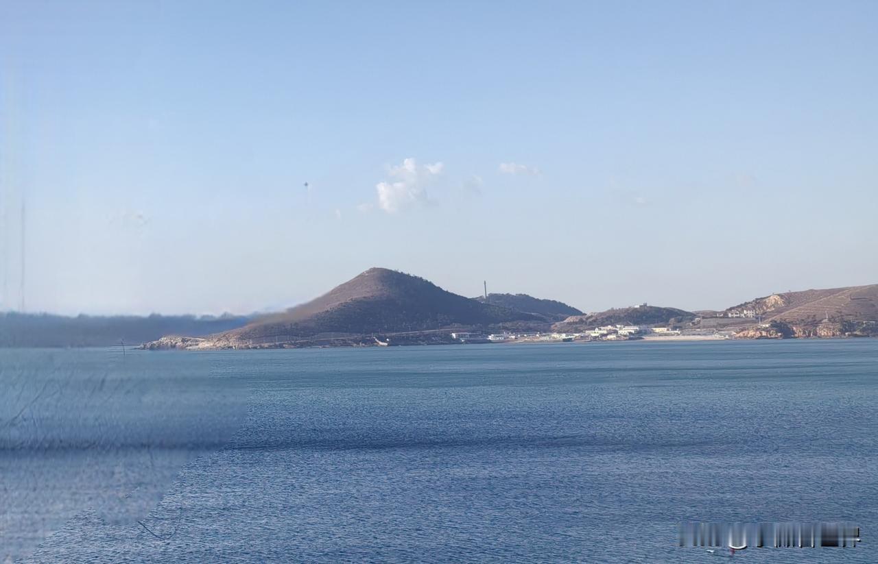 要不是这次大伯家二姐夫要跟着来青岛玩，其实冬天的青岛并不是适合旅游的季节。

草