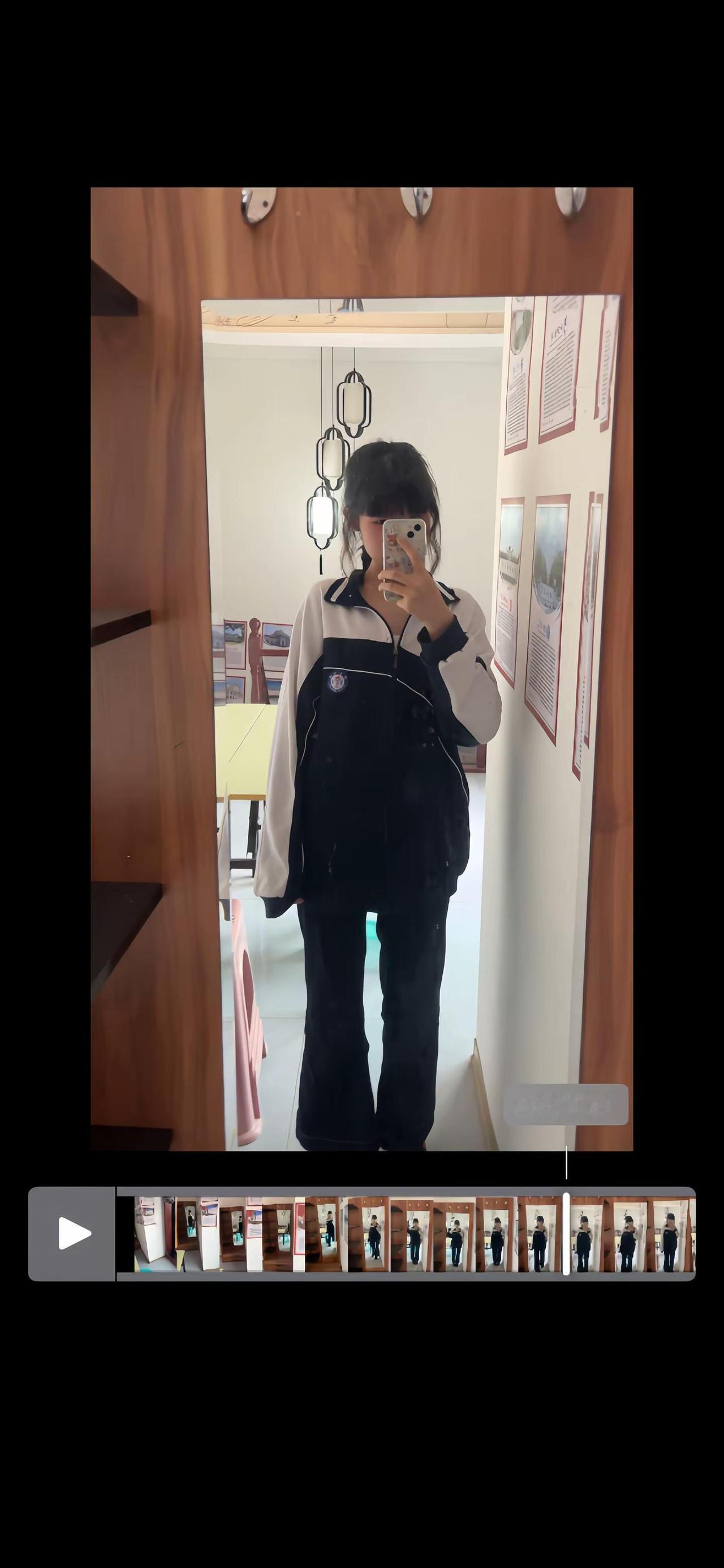 人与人本就是萍水相逢 缘分的绳太脆弱又太有韧性 拉的太紧会断 太松会脱落