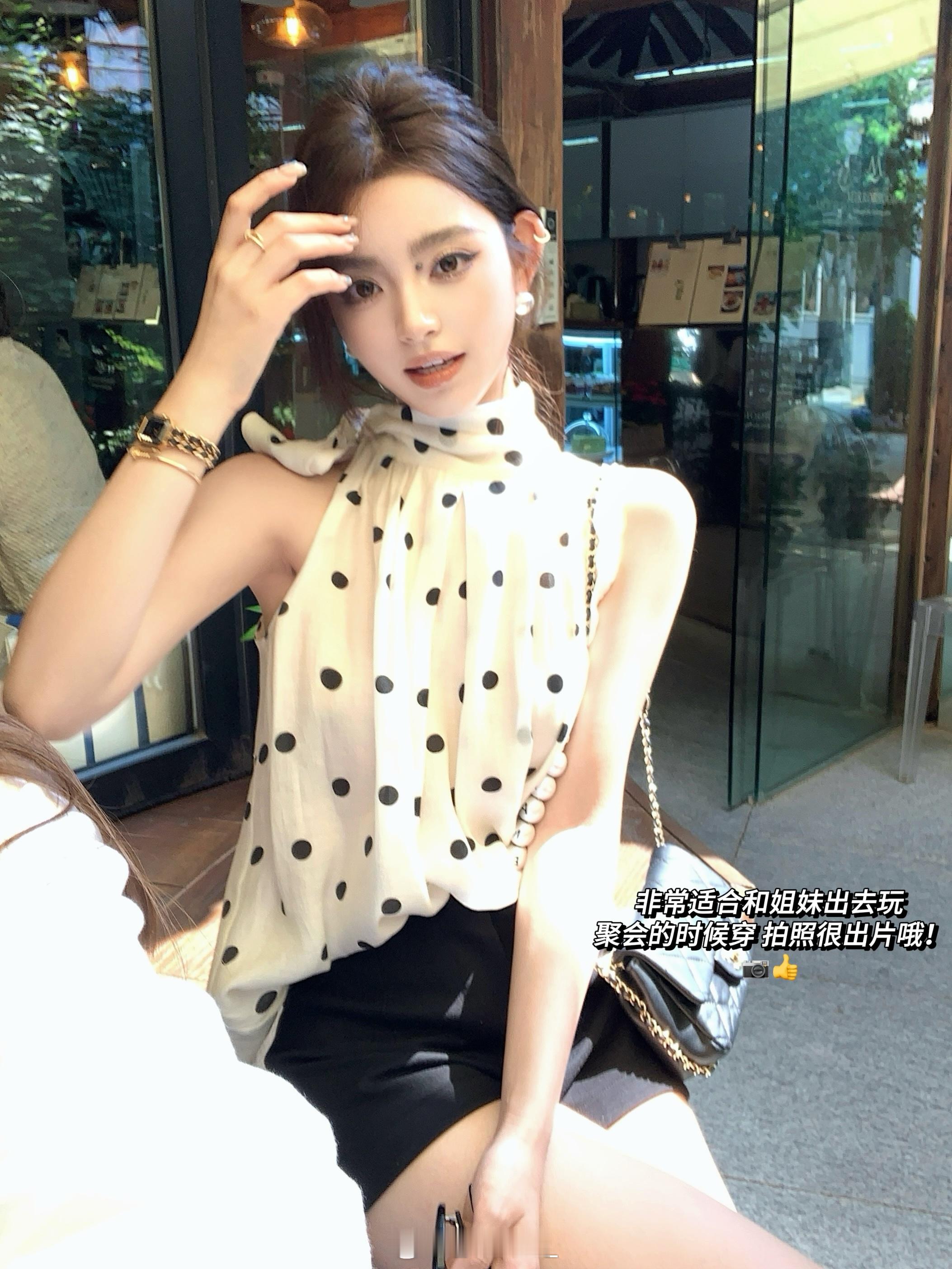 “随手记”来咯！韩系时髦小姐姐穿搭～ 波点式的元素我一直都还蛮喜欢的 觉得很耐看