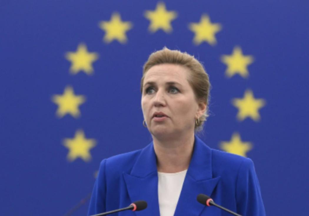 美军 C-17 直接降在格陵兰首府，丹麦毫不知情，连预警电话都没一个！第二天，通