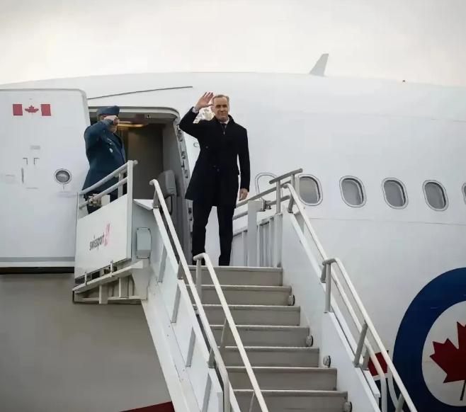 越来越发现，加拿大的总理卡尼、法国马克龙和韩国总统李在明是一个套路了，访华就为了