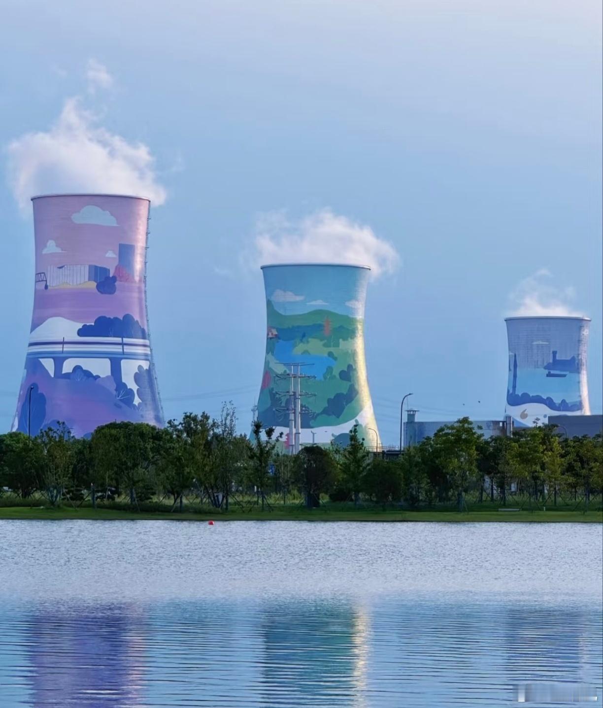 原来不受待见的大烟囱，画完变成新地标了～ ​​​