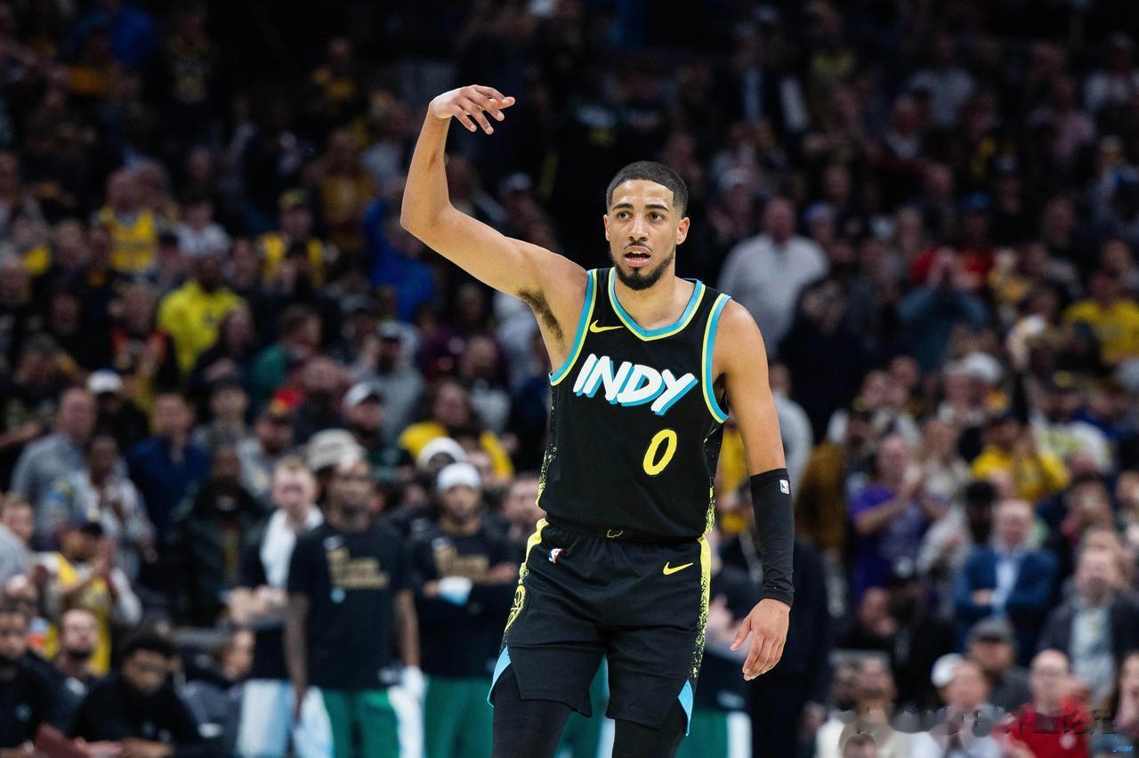 NBA季中锦标赛半决赛，步行者128-119雄鹿，哈利伯顿27+7+15，揭露2