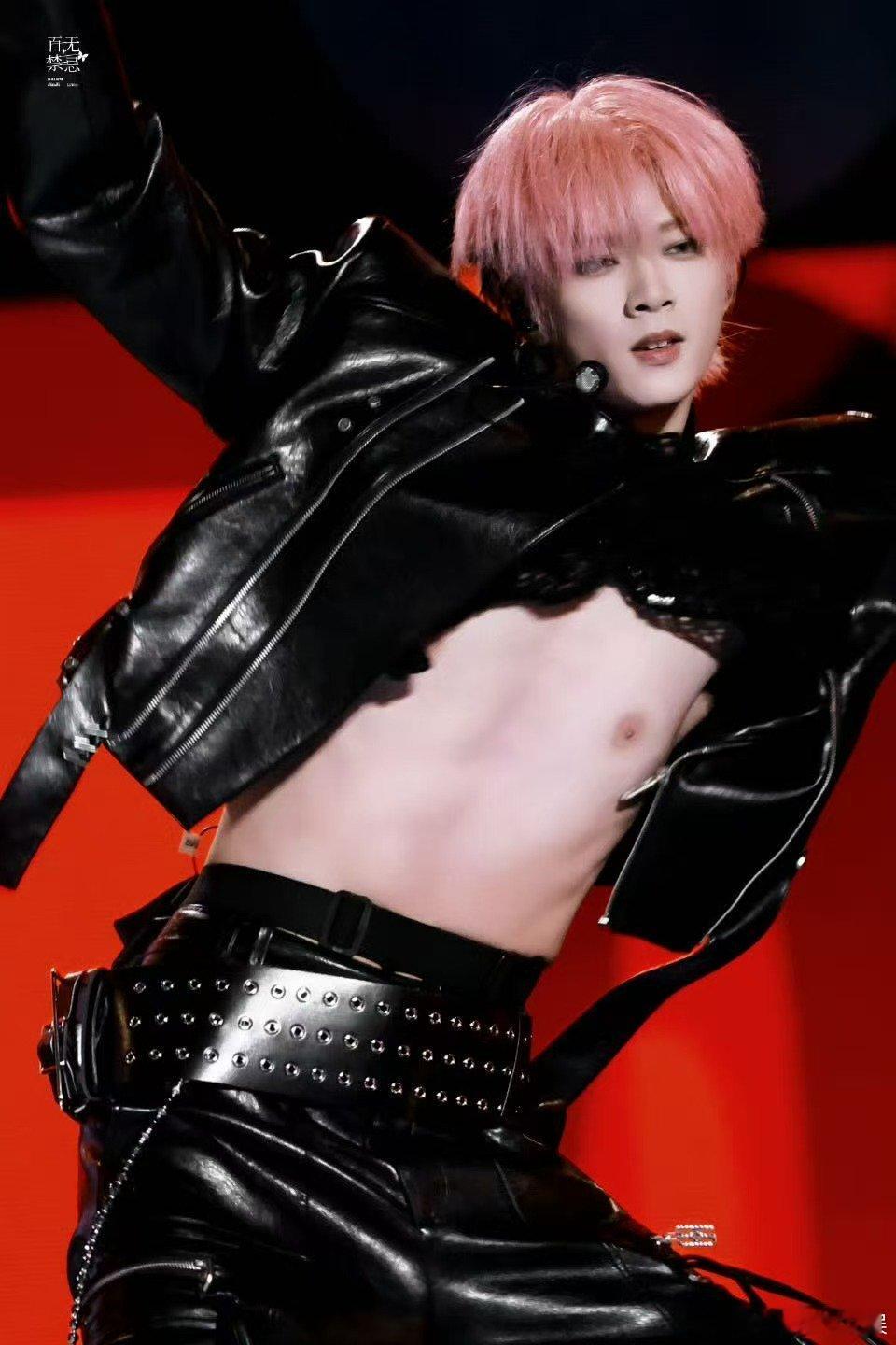 时团哥几个今晚是要迷晕谁啊时代少年团今晚妆造时代少年团今晚妆造，干嘛一个个都这么