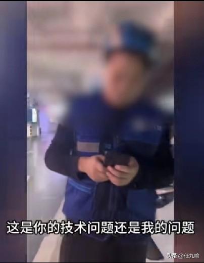 四川，女子喝了酒，就叫了个代驾回酒店。到了车库，代驾直接把车停在两个车位中间，女
