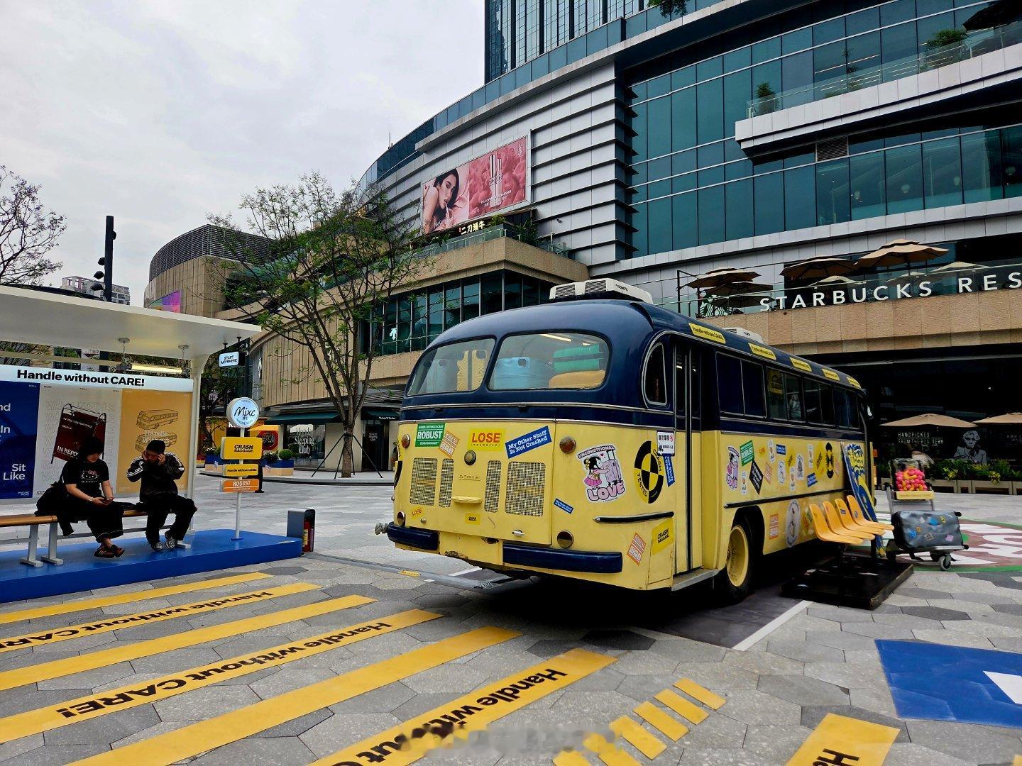 城市影像记成都生活一段文字,一种心情手机摄影爱好者怀旧之美，在于它滤去了当年的焦