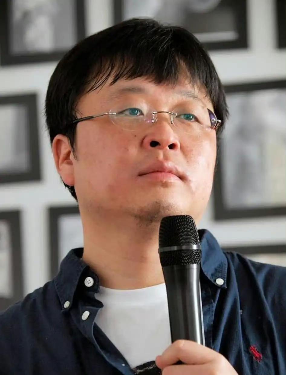 去年这个时候罗永浩点评西贝，掀起巨大风波，西贝后续付出了沉重代价。时隔一年再度点