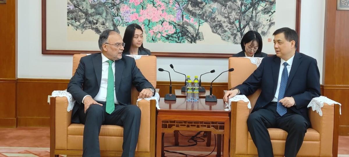 巴基斯坦或许以为捏住了中国的“七寸”，其实是在玩火自焚！很多人以为中国为了瓜达尔