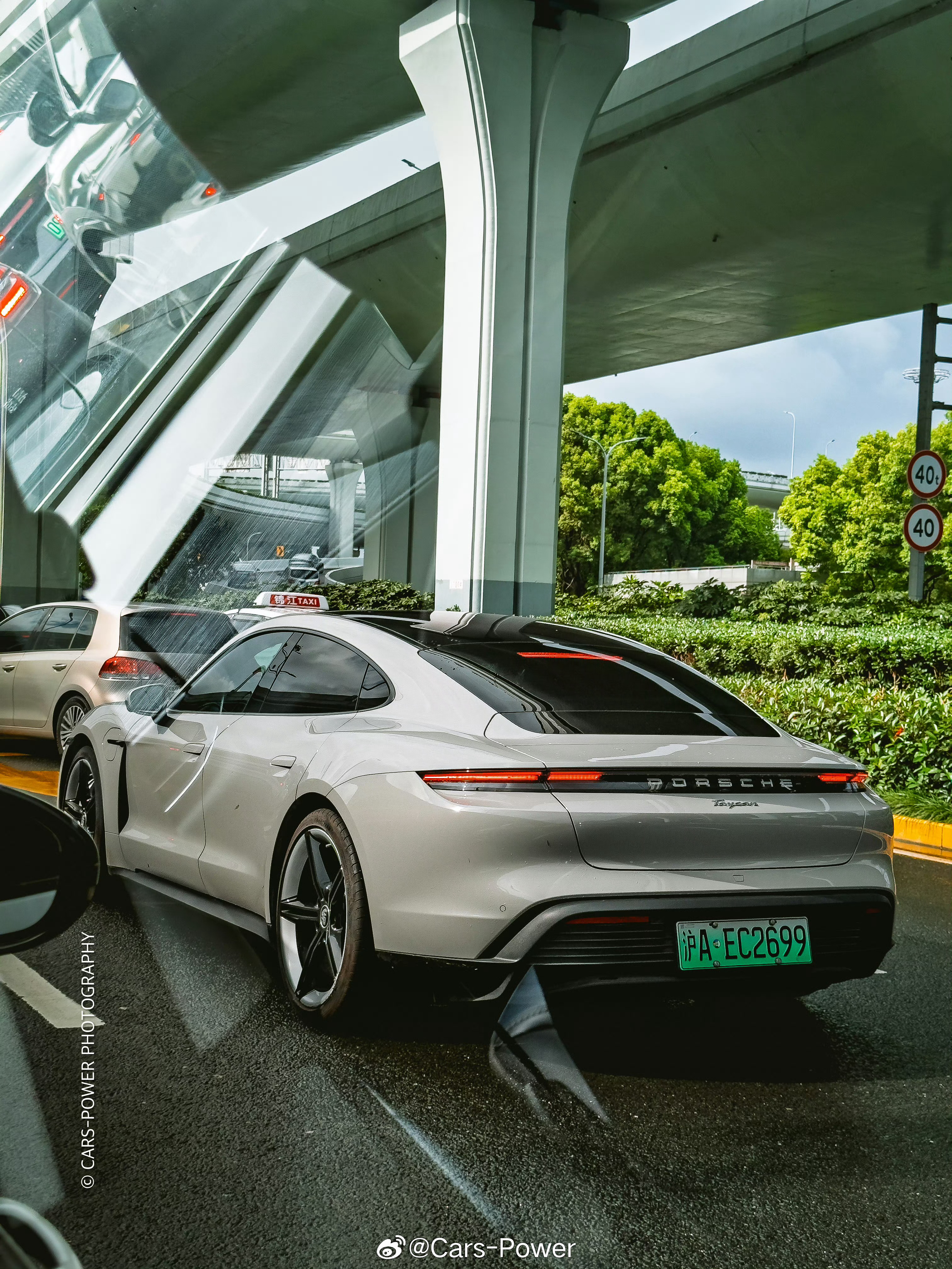 原装正版的保时捷Taycan👽最帅的纯电四门轿跑没有之一各种仿冒、致敬永远比不