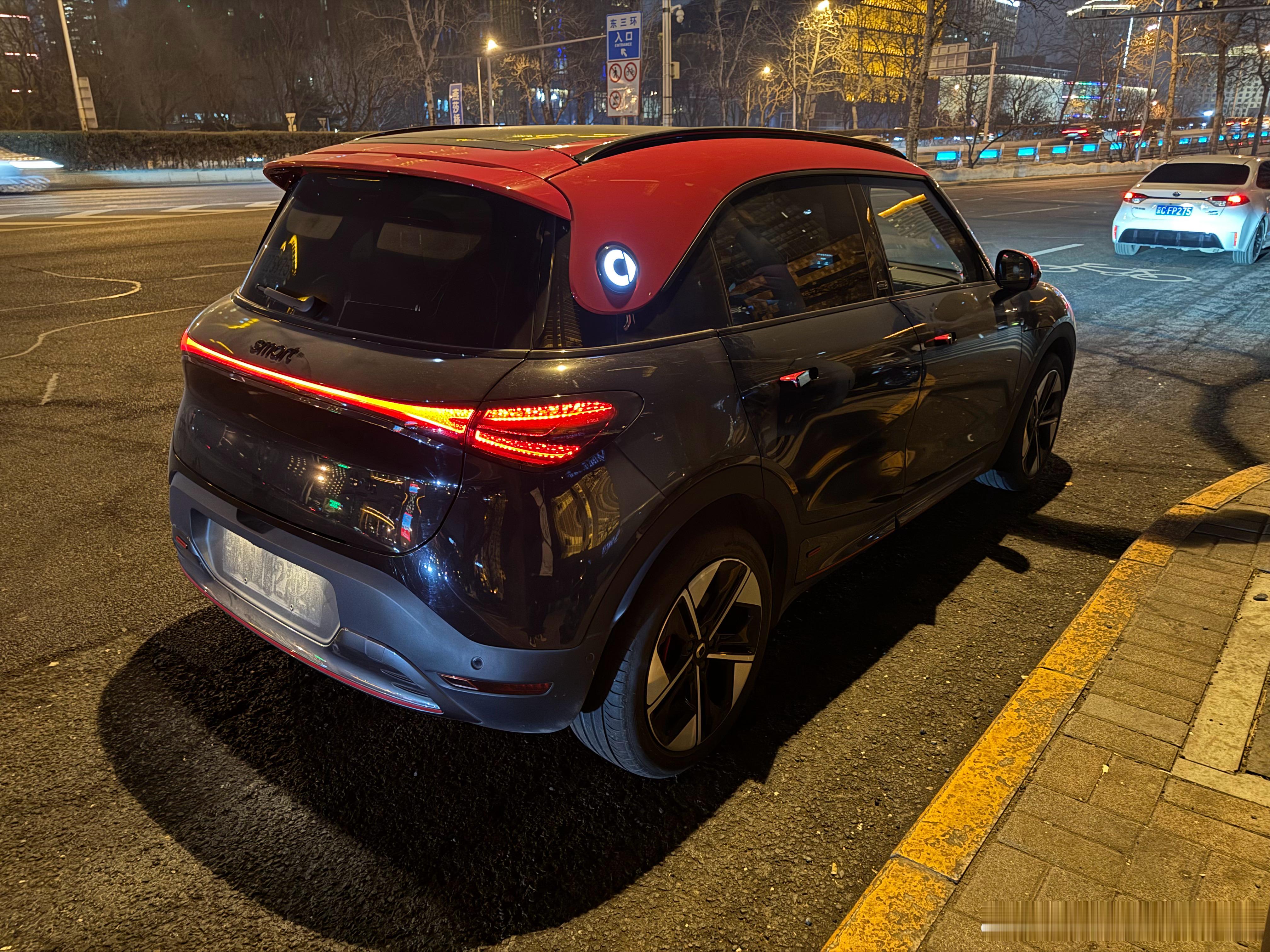 开了下朋友刚给姑娘买的Smart 精灵1号 Brabus 巴博斯版，现在二手10