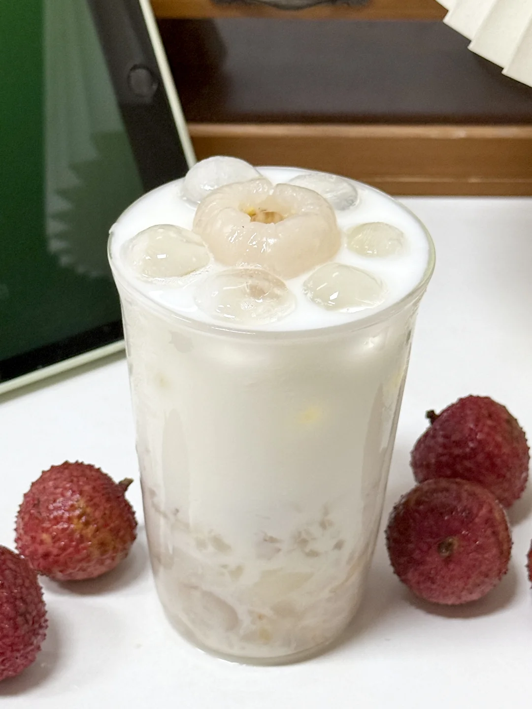 一不小心做出了全世界坠好喝的荔枝冰奶！