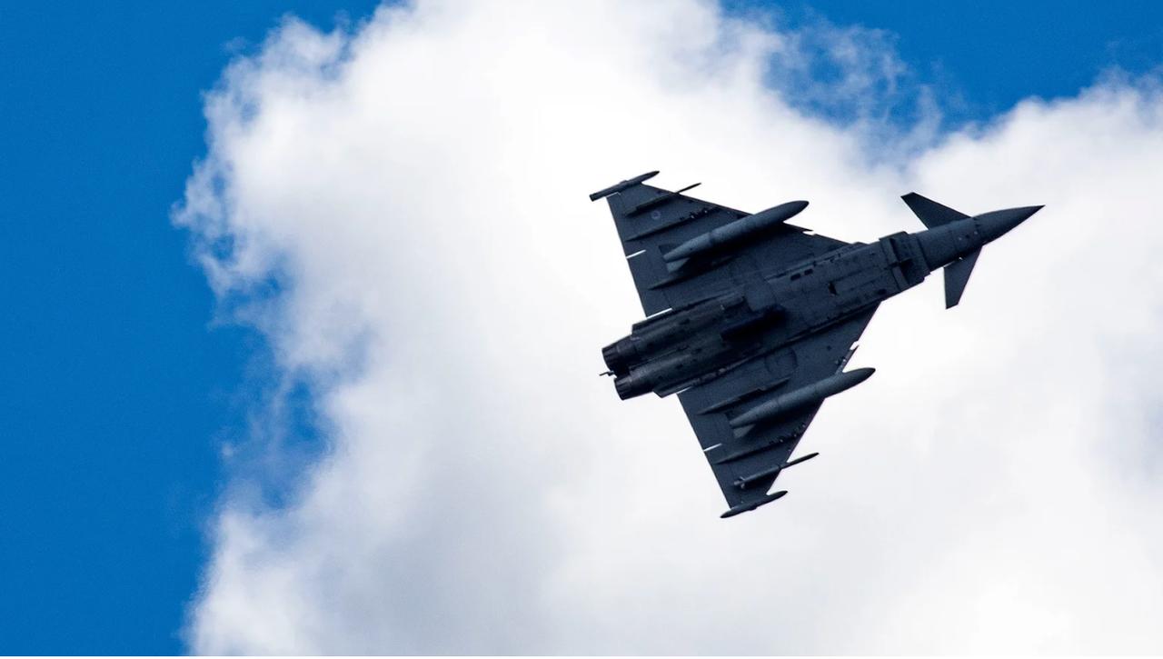 英国战斗机因塞浦路斯爆炸消息升空
 
 
由于英国在塞浦路斯岛上的设施面临安全威