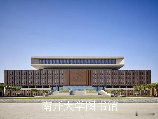 父亲的气质，决定了一个家庭是否高尚；母亲的心灵，决定了一个家庭是否幸福。一个民族
