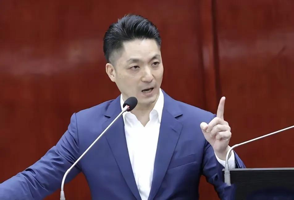 “全程脱稿，表达清晰，讲话游刃有余，堪称演讲界的天花板。”
       你看看