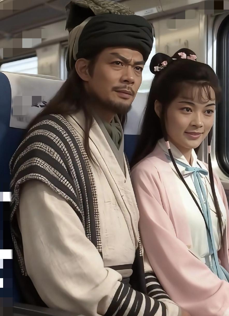 黄日华最近估计偷着乐坏了！
王晶这波操作太意外，本来夸甄子丹演乔峰好，结果反倒把