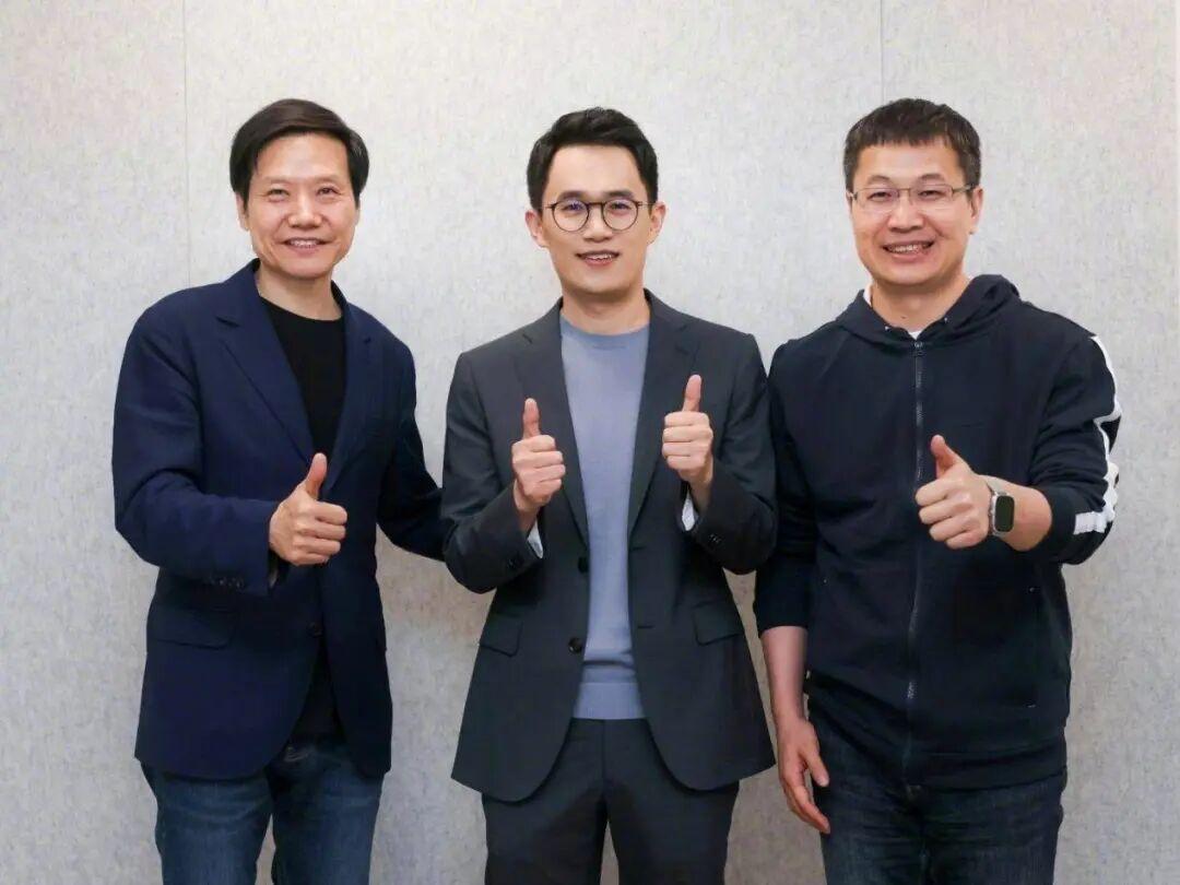 王腾：雷总，我辜负了您的培养和信任，我愿意接受所有处罚。

雷军：腾啊，公司有公