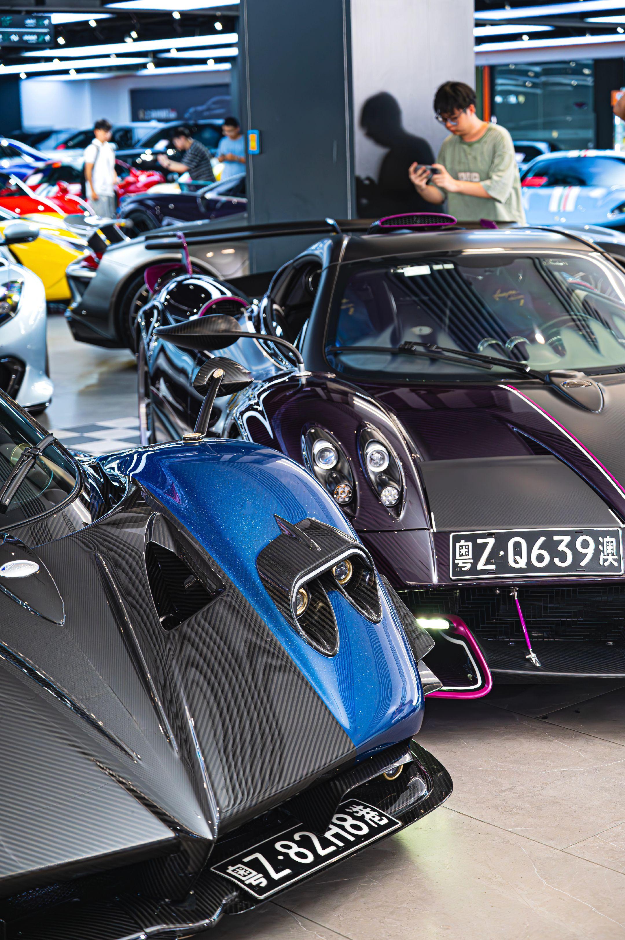 价值数亿的神车聚会。发个暑假库存  数个亿的神车聚会，四辆帕加尼齐聚上海博豪