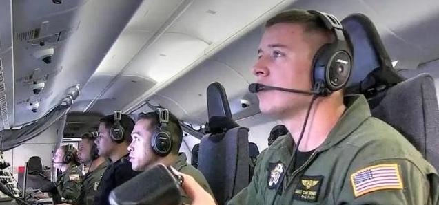 美军傻眼了......
 
解放军在南海布下电子陷阱，外国侦察机一头扎进假信号里