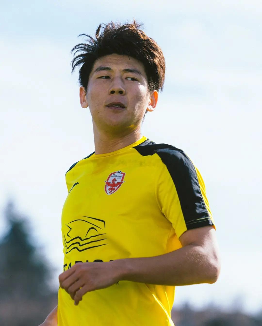 塞尔维亚U19联赛 沃日多瓦茨2-2古拉瑞奇 中国球员林子皓、张家鸣首发出战 张