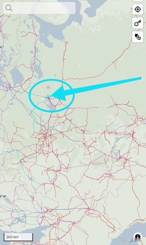 11月8日夜间，沃洛格达州的别洛泽尔斯卡娅750千伏变电站遭到袭击，当局称它被三