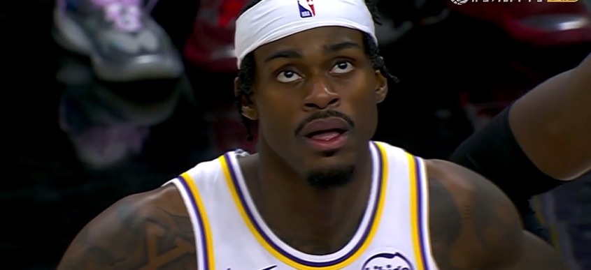 我印象里范德彪竞技状态最出彩的阶段，分别是23赛季刚交易过来，24赛季季中赛复出