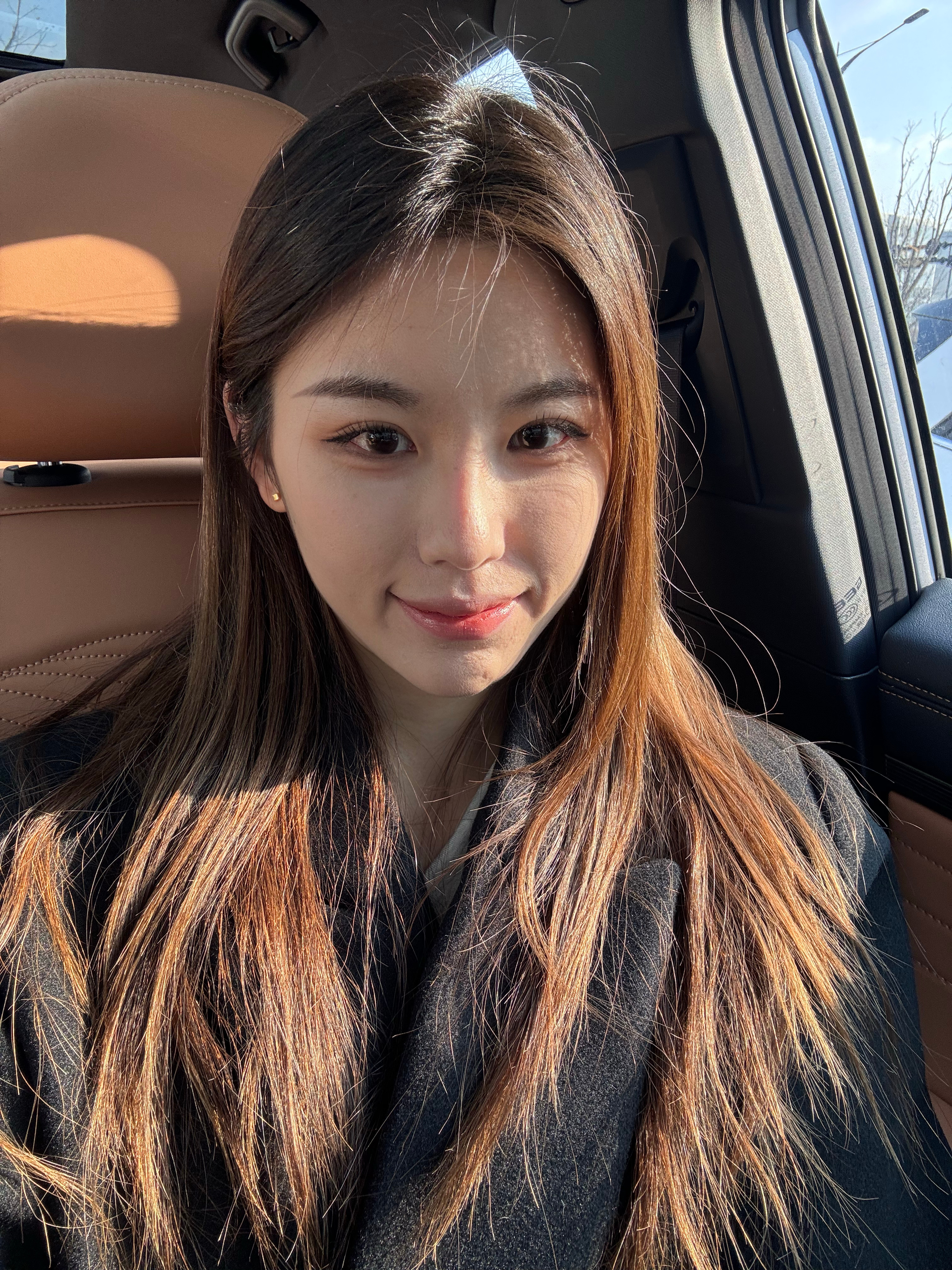 塔子新车来啦，是超火的旅行车，前脸还是那么好认，一眼就看得出是自家崽这组照片拍得