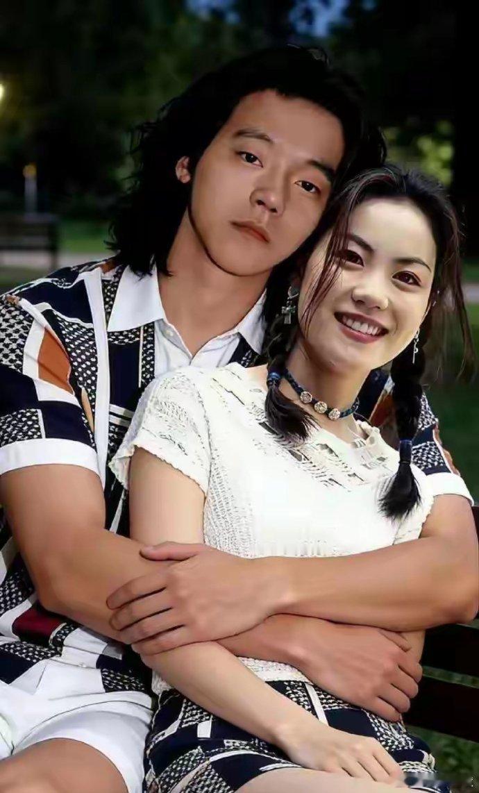 直到现在才看明白王菲为什么会喜欢上窦唯。 