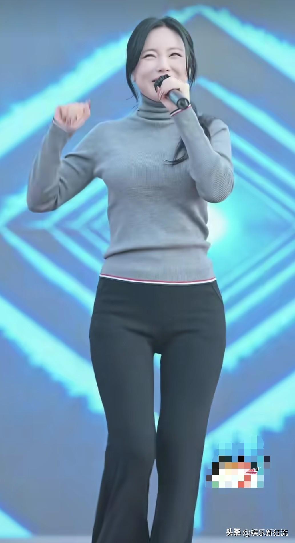 韩国女神洪真英，这一次又波动了中国网友的心，有人说洪真英经常穿裙子上台表演，这也